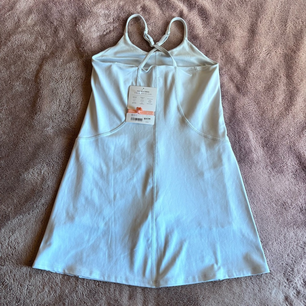Athleta Girl dress in a light blue color.
Side M8/10 - Picture 3 of 7